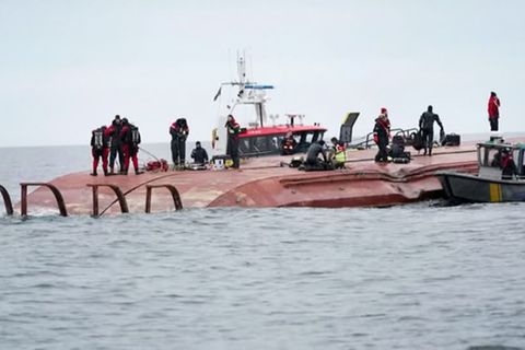 Video: Mindestens ein Toter nach Schiffskollision in der Ostsee