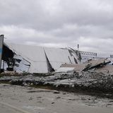 Die Lagerhalle wurde sprichwörtlich dem Erdboden gleich gemacht.