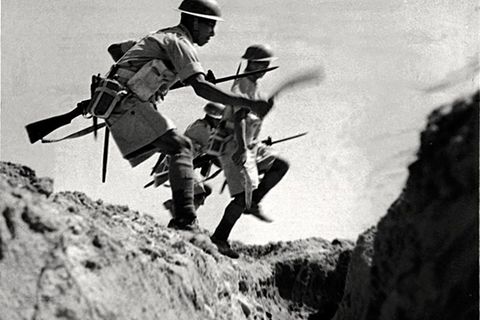 Stürmende Gurkha in Nord Afrika