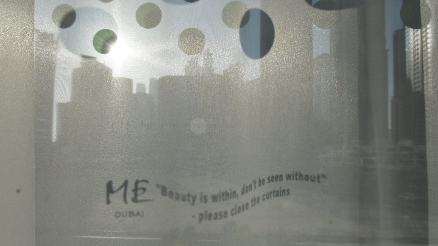Me Hotel Dubai Fenster