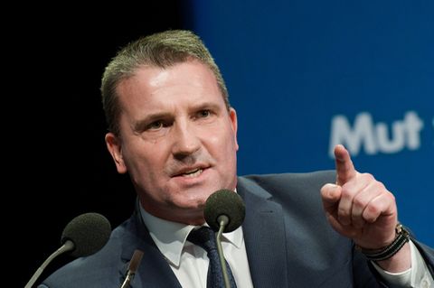 Martin Hess spricht beim Parteitag der AfD Baden-Württemberg zu den Delegierten.
