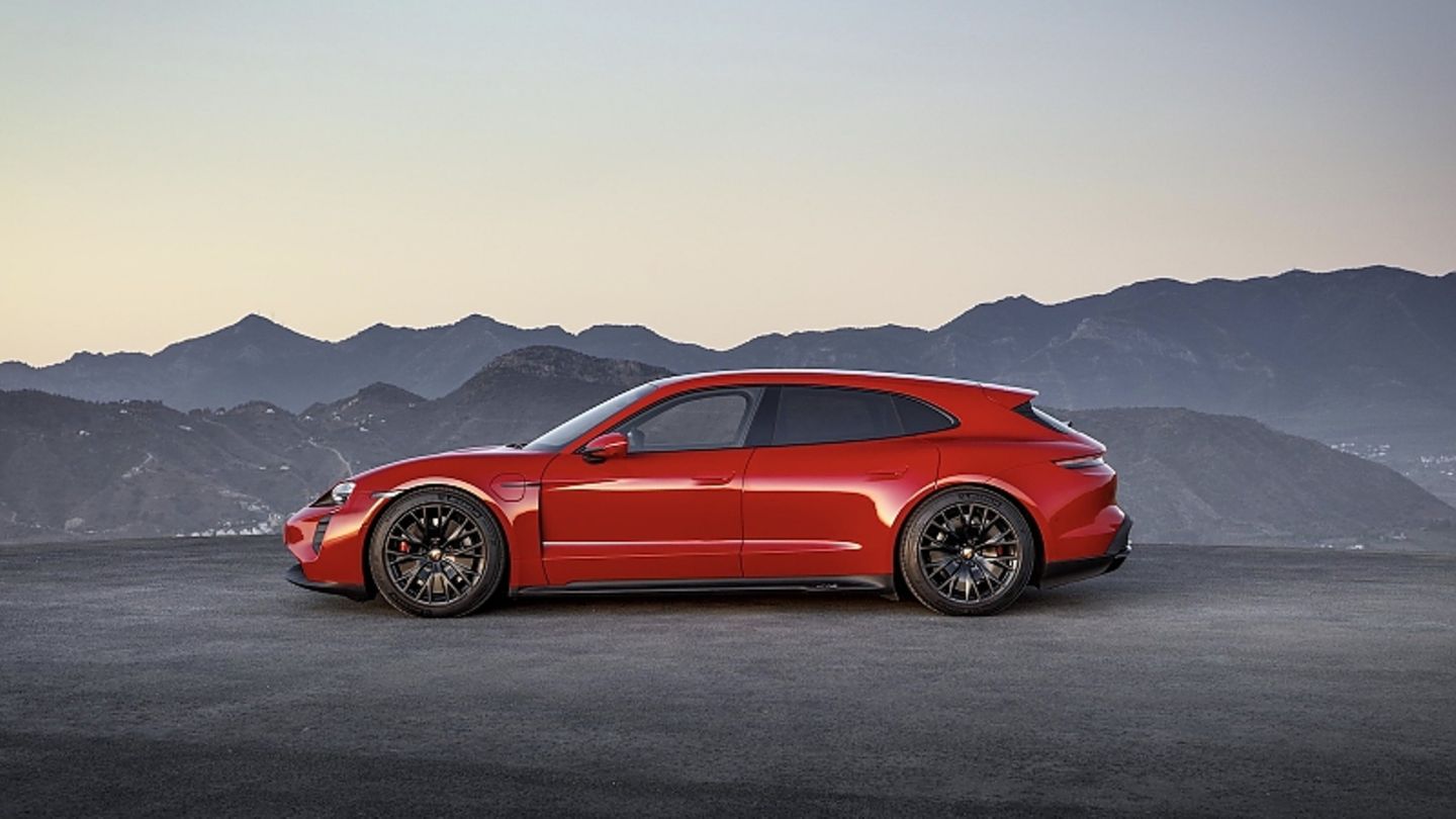 Porsche Taycan GTS Sport Turismo