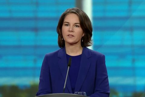 Video: Baerbock - "Verbrechen im Auftrag von staatlichen Stellen der Russischen Föderation"