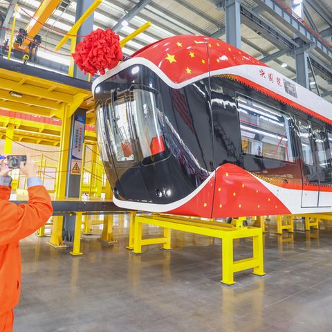 Neue Magnetschwebbahn für den Nahverkehr aus China.