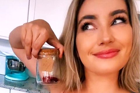 Stephanie Matto verkauft Pupse im Glas