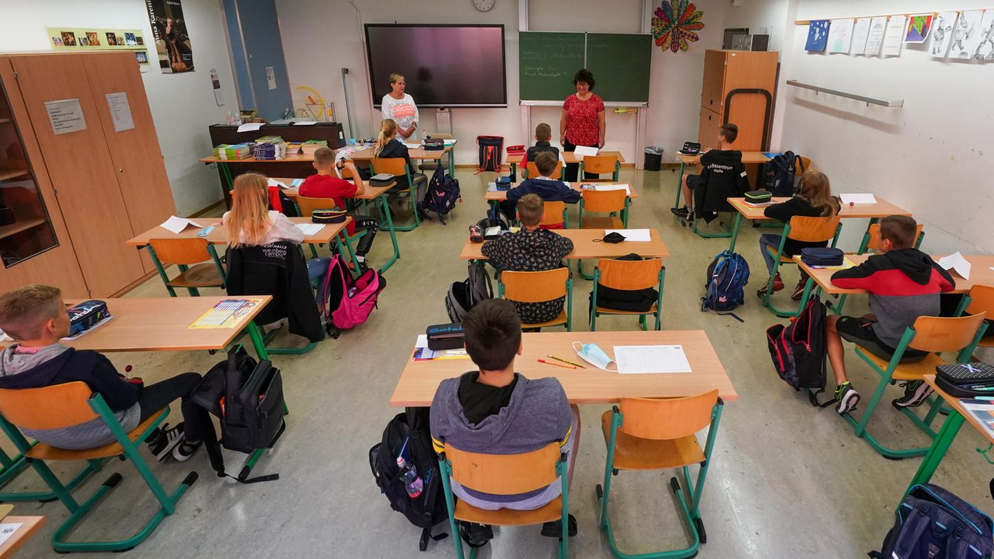 The corona pandemic drivers: does it include schools?