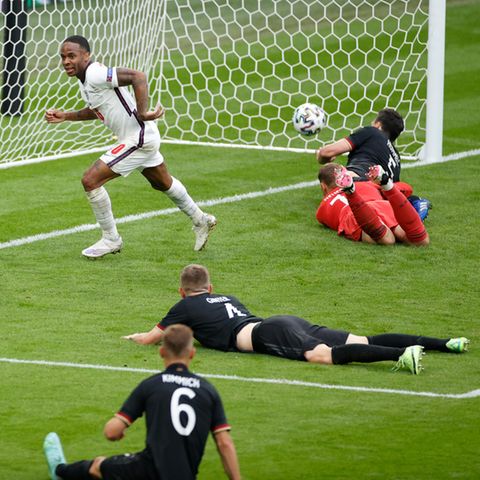 Raheem Sterling trifft zum 1:0 für England gegen Deutschland im EM-Achtelfinale