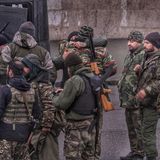 Armenische Truppen auf der Straße nach Schuschi.