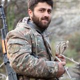 Hoch zu Pferd in den Drohnenkrieg.