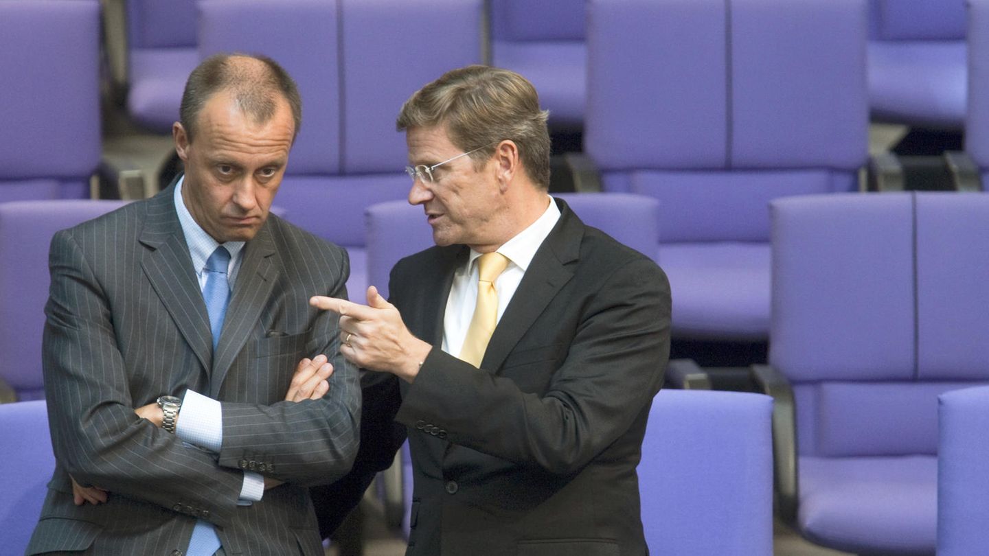 Merz hat sich seiner Partei entfremdet, die unter Merkel nach links gerückt ist Merz hat sich seiner Partei entfremdet, die unter Merkel nach links gerückt ist