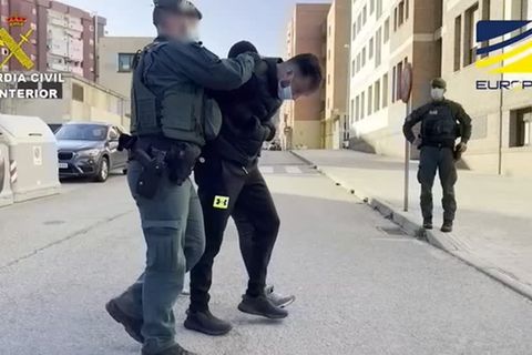 Video: Spanische Polizei zerschlägt Drogenschmugglerring