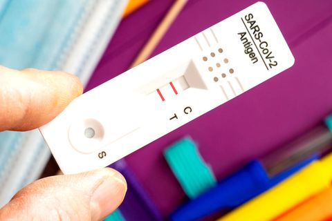 Omikron: Bild eines positiven Corona-Schnelltests