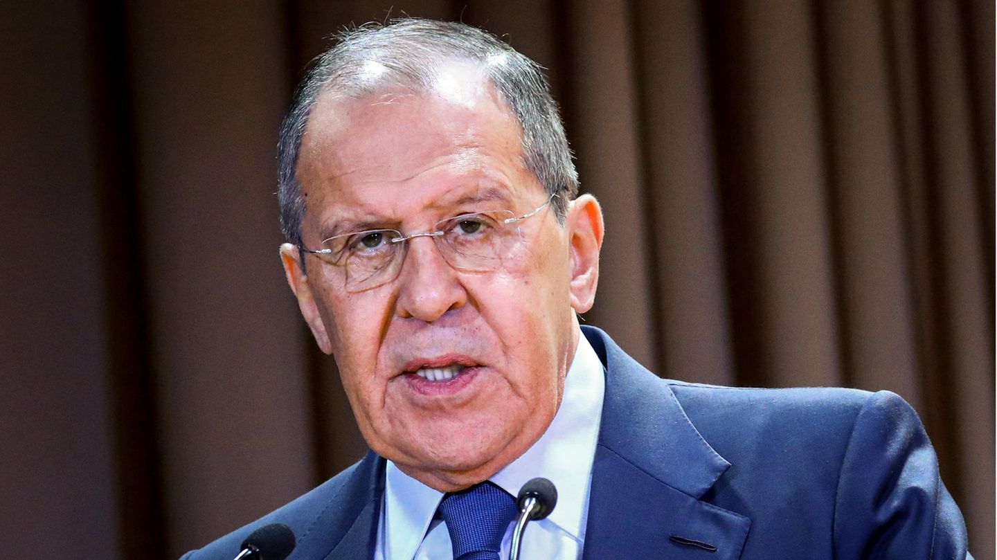 Russia declares two German diplomats “undesirable persons”
