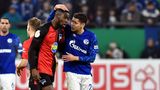 Februar 2020: Im DFB-Pokalspiel des FC Schalke 04 gegen Hertha BSC beleidigen Schalke-Fans Hertha-Profi Jordan Torunarigha mit Affenlauten. Die Polizei nimmt Ermittlungen auf. Der 22 Jahre alte Torunarigha stellt Strafanzeige gegen Unbekannt. Schalke bekommt eine Geldstrafe von 50.000 Euro.