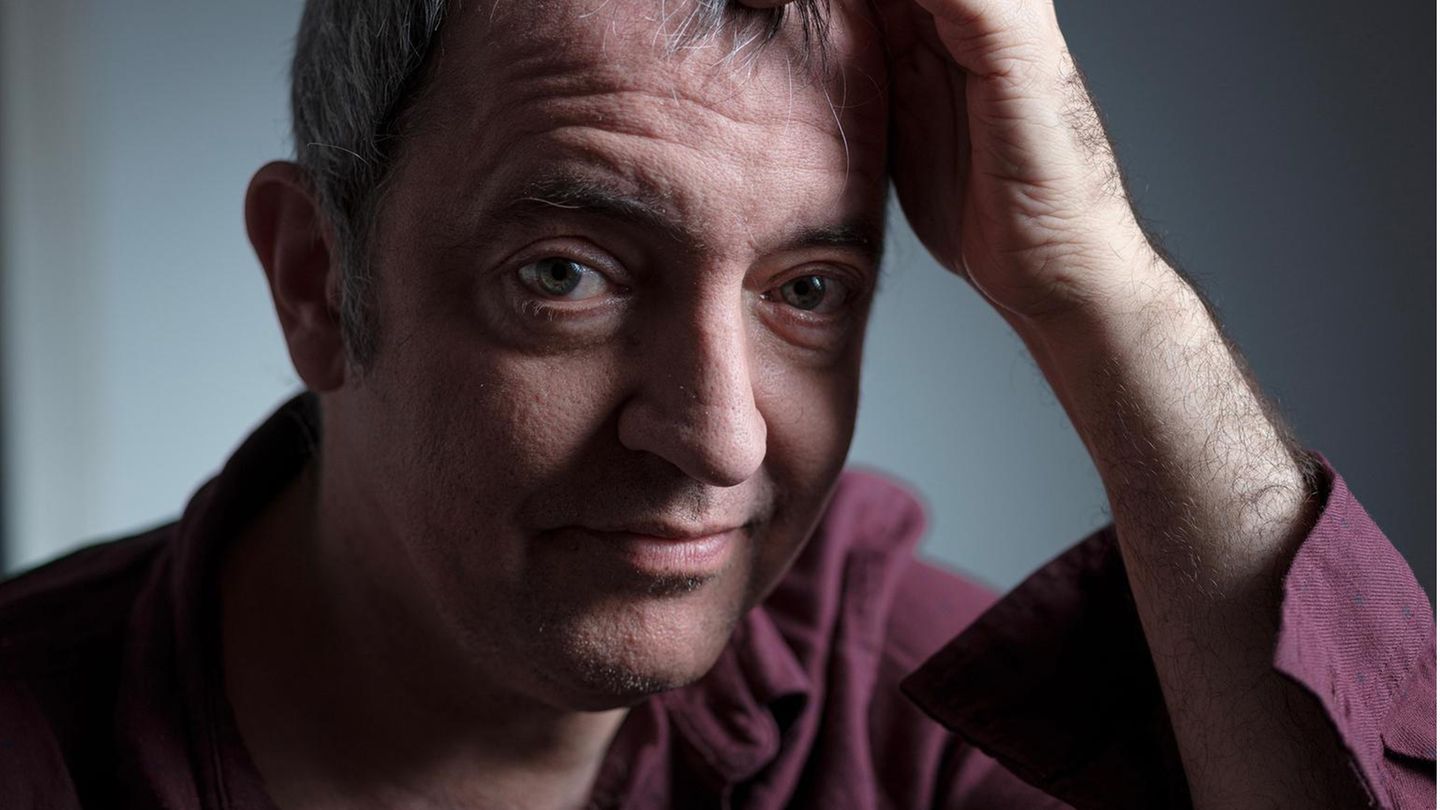Der Theatermacher und Musiker Rainald Grebe, gebürtiger Rheinländer, lebt seit vielen Jahren in Berlin