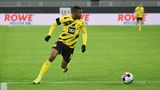 November 2020: Youssoufa Moukoko wird im A-Jugend-Duell zwischen Borussia Dortmund und dem FC Schalke 04 massiv beschimpft und rassistisch beleidigt. Schalke bekommt eine Geldstrafe und muss die Anzahl der Ordner für Junioren-Spiele gegen Dortmund erhöhen.