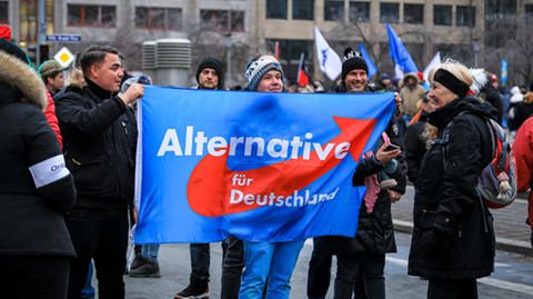 AfD-Anhänger protestieren gegen die Coronamaßnahmen