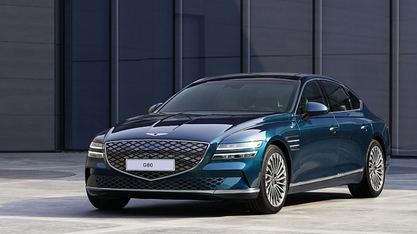 New Cars 2022 Part 1: The e-sedans are coming