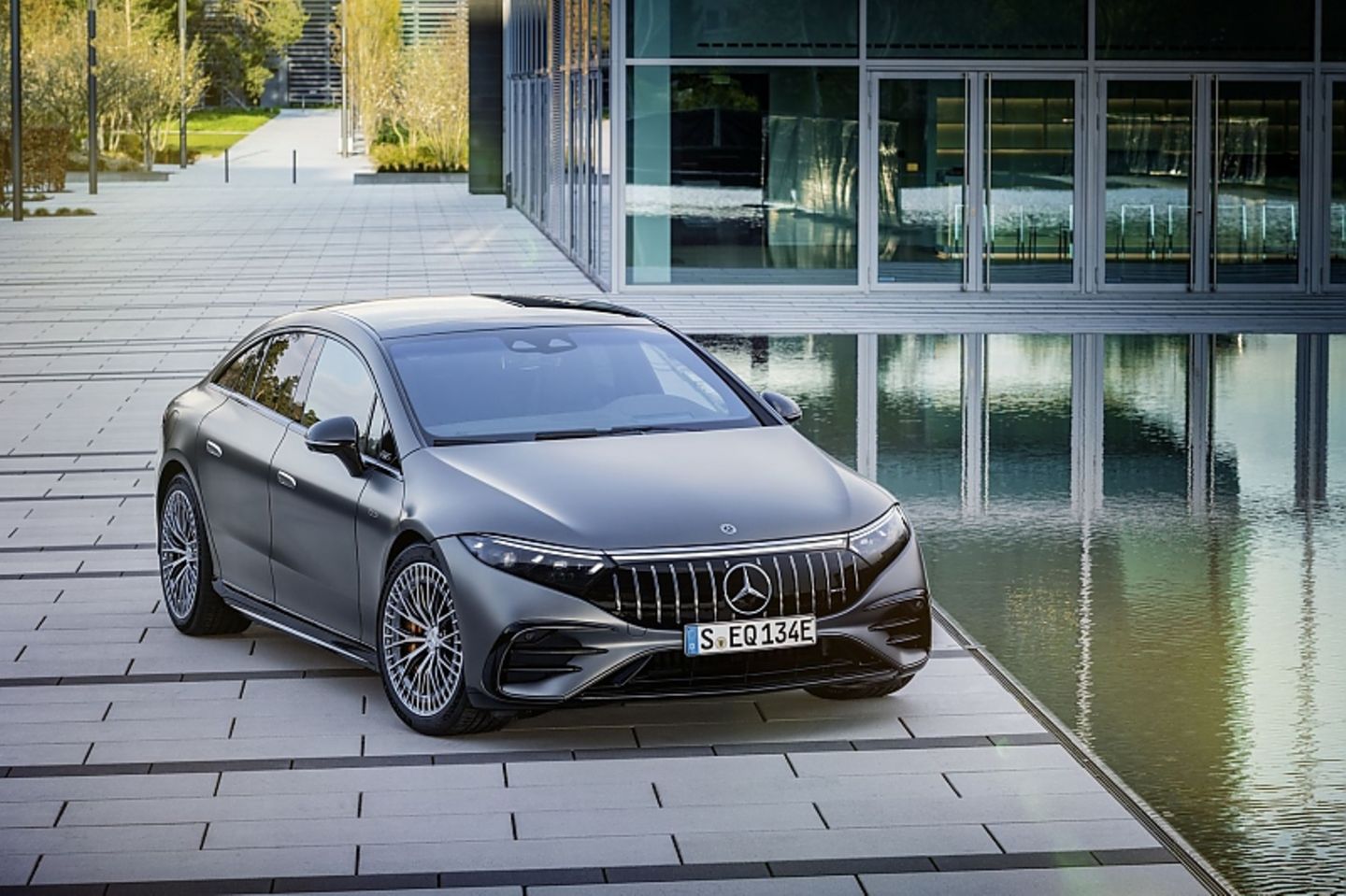 Mercedes AMG EQS 53
