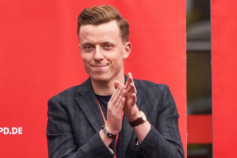 Adis Ahmetovic: Als Flüchtlingskind fast abgeschoben – heute SPD-Abgeordneter im Bundestag