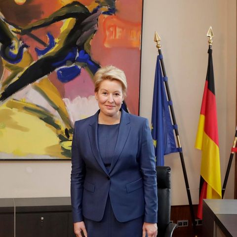 Bürgermeisterin Franziska Giffey in ihrem Arbeitszimmer im Roten Rathaus in Berlin