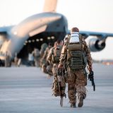 Das Foto der Bundeswehr zeigt den  letzten A400M, der vom Feldlager in Masar-i-Scharif Richtung Deutschland fliegt