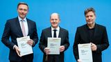 Christian Lindner, (l-r, FDP), Olaf Scholz (SPD) und Robert Habeck, (Bündnis 90/Die Grünen)