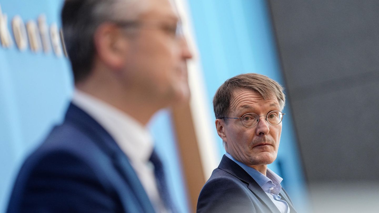 Bundesgesundheitsminister Karl Lauterbach und RKI-Präsident Lothar Wieler