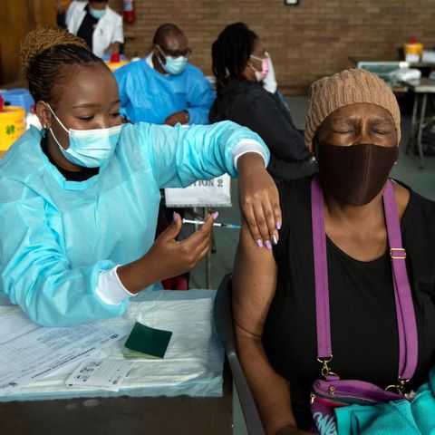 Unfaire Impfstoff-Verteilung. In Südafrika ist nur ein Bruchteil der Bevölkerung vollständig geimpft