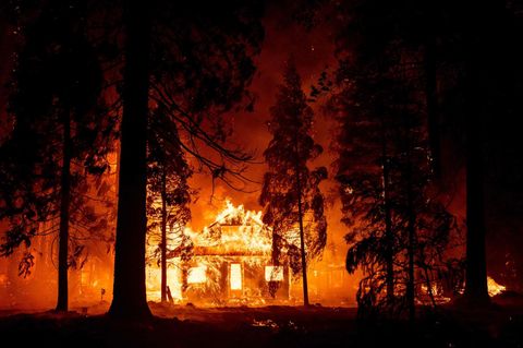 Im Norden des US-Bundesstaates Kalifornien bricht Mitte Juli das sogenannte Dixie Fire aus