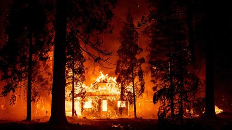 Im Norden des US-Bundesstaates Kalifornien bricht Mitte Juli das sogenannte Dixie Fire aus
