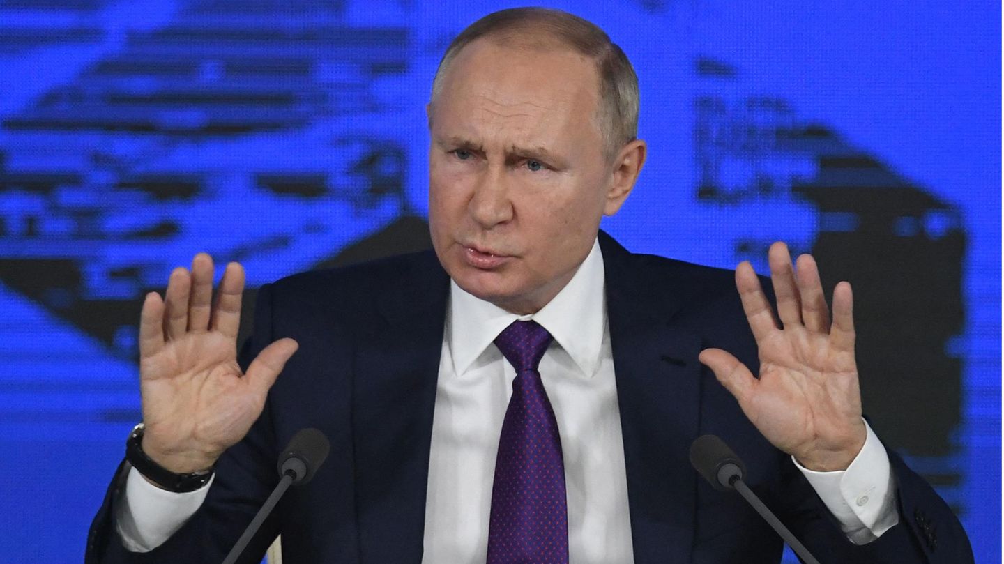 Vladimir Putin: Russia doesn’t want conflict with Ukraine (video)