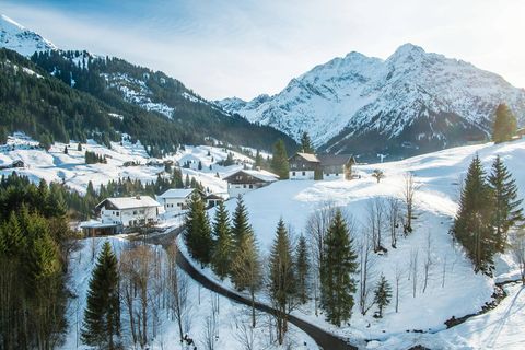 Beliebter Ort für den Skiurlaub in Österreich: Hirschegg im Kleinwalsertal