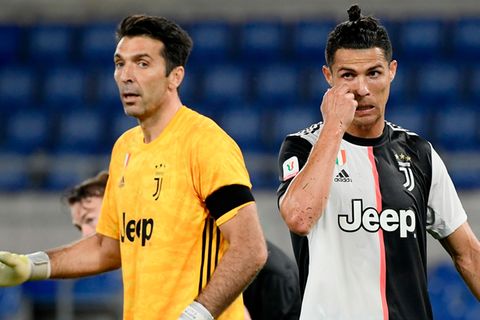 Gianluigi Buffon Cristiano Ronaldo Juventus Turin