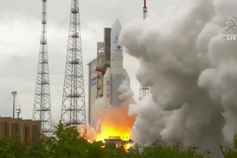 Video: Rakete bringt "James Webb"-Teleskop ins All