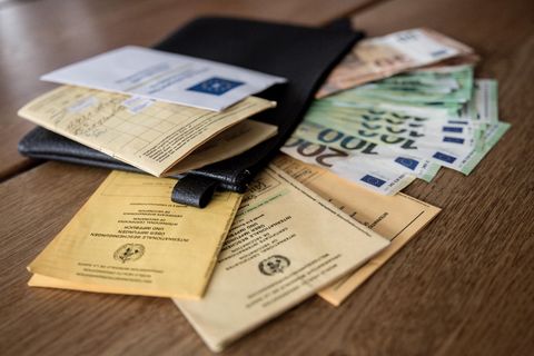 Die Ausweise aus Papier sind nicht fälschungssicher (Symbolfoto)