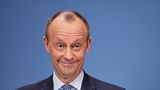 Friedrich Merz (CDU) steht nach der Bekanntgabe der Ergebnisse der CDU Mitgliederbefragung