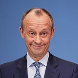 Friedrich Merz (CDU) steht nach der Bekanntgabe der Ergebnisse der CDU Mitgliederbefragung