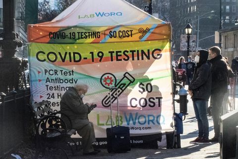 In den USA mussten die Testkapazitäten mühsam wieder aufgebaut werden
