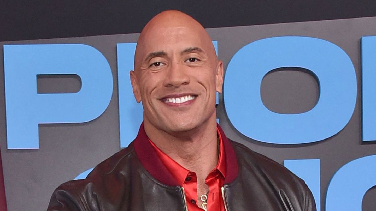 Dwayne “The Rock” Johnson surprises his mother with a Cadillac