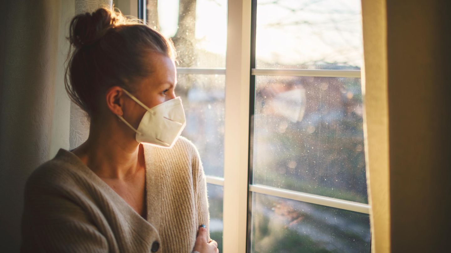 “You can’t see my pimples”: Why people love masks