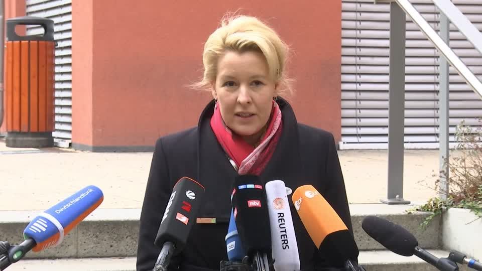 Video: Planungen zur Aufrechterhaltung der kritischen Infrastruktur laufen - Giffey Video: Planungen zur Aufrechterhaltung der kritischen Infrastruktur laufen - Giffey