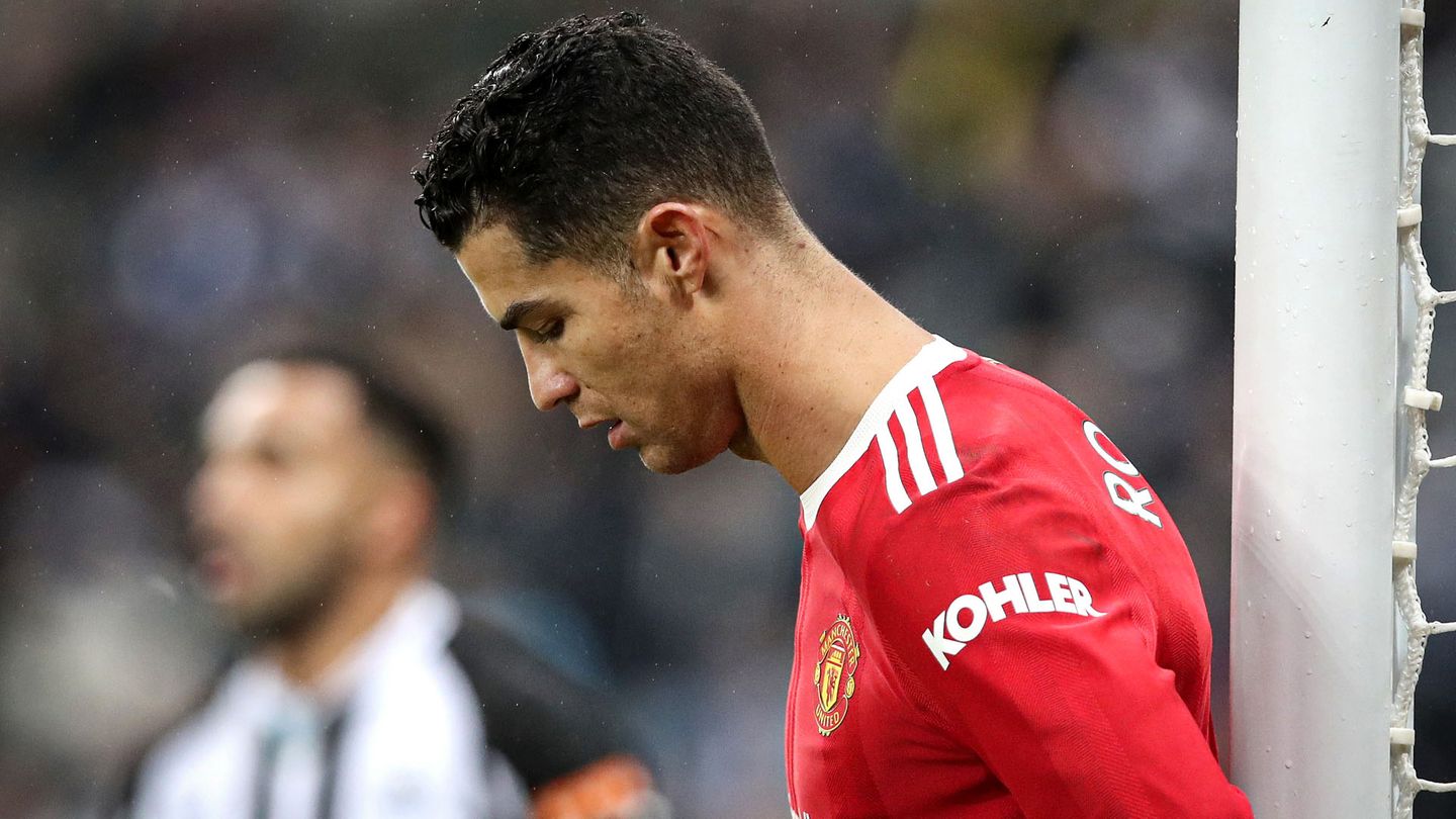 Manchester United – Gary Neville attacks Cristiano Ronaldo: “Run away again”