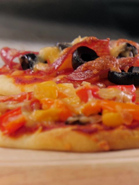 Racelette als Pizza: Schnelles Rezept für Silvester