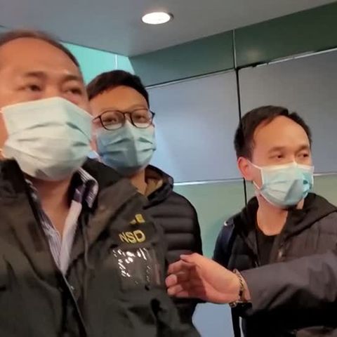 Hongkong: Schlag gegen Pressefreiheit: Mehrere Journalisten bei Razzia festgenommen