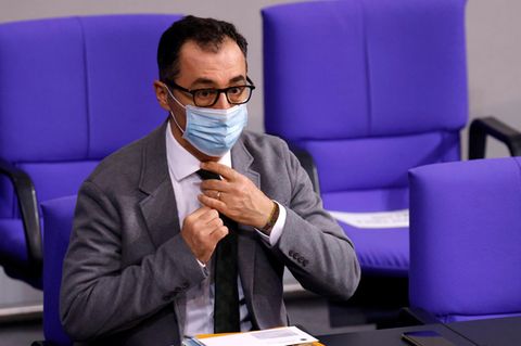 Cem Özdemir auf der Regierungsbank