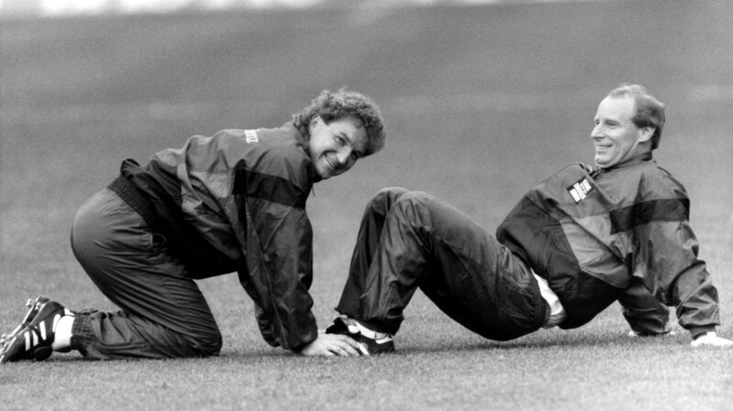 1990 wird Vogts Nachfolger von Franz Beckenbauer als Bundestrainer und macht den DDR-Fußballhelden Dixie Dörner zum Assistenten und Nachwuchschef, was dieser auch schon in den letzten Jahren der DDR war.