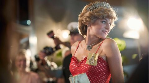 Emma Corrin als Diana in der vierten Staffel der Netflix-Serie "The Crown". 2022 kommt die fünfte Staffel.