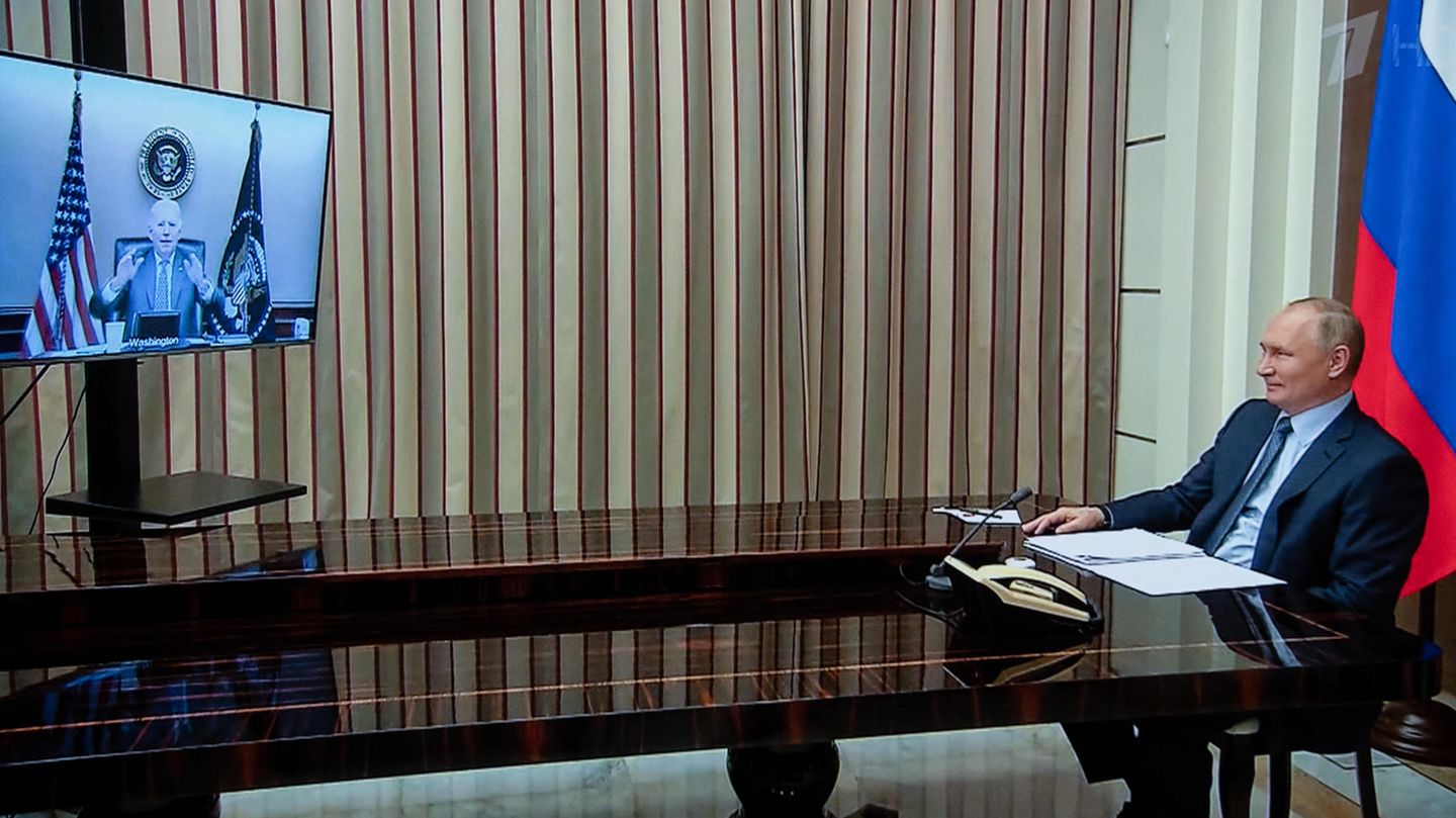 Biden and Putin threaten each other in the Ukraine conflict