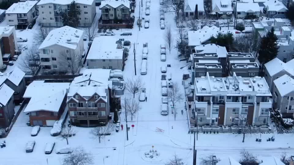 Video: Seattle versinkt im Schnee
